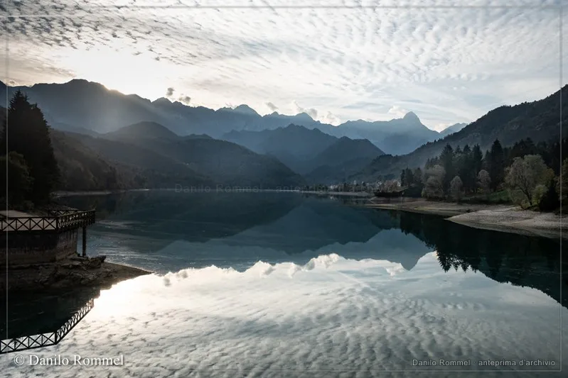Fotografia dalla raccolta «Montagne, fiumi e laghi», opera 002