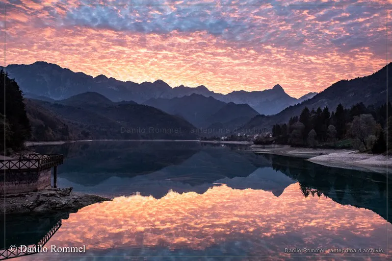 Fotografia dalla raccolta «Montagne, fiumi e laghi», opera 003