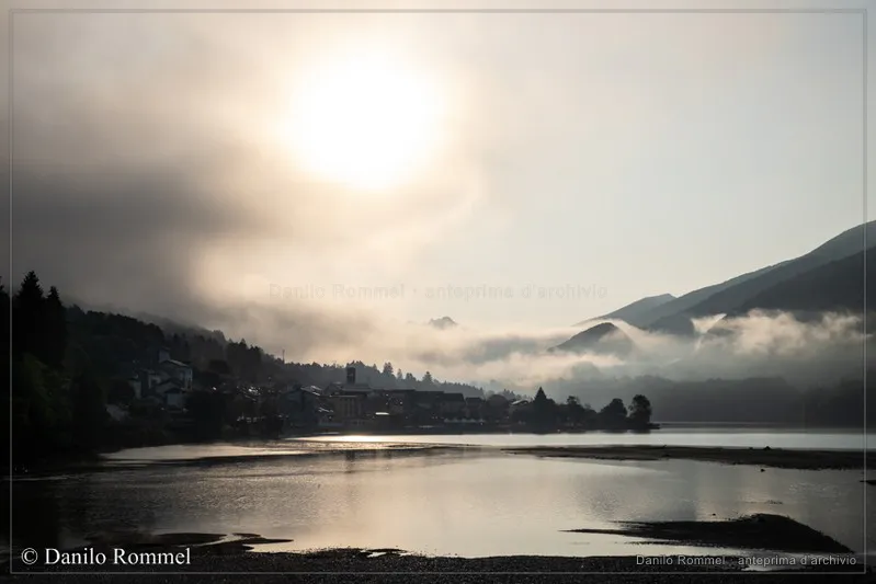 Fotografia dalla raccolta «Montagne, fiumi e laghi», opera 005
