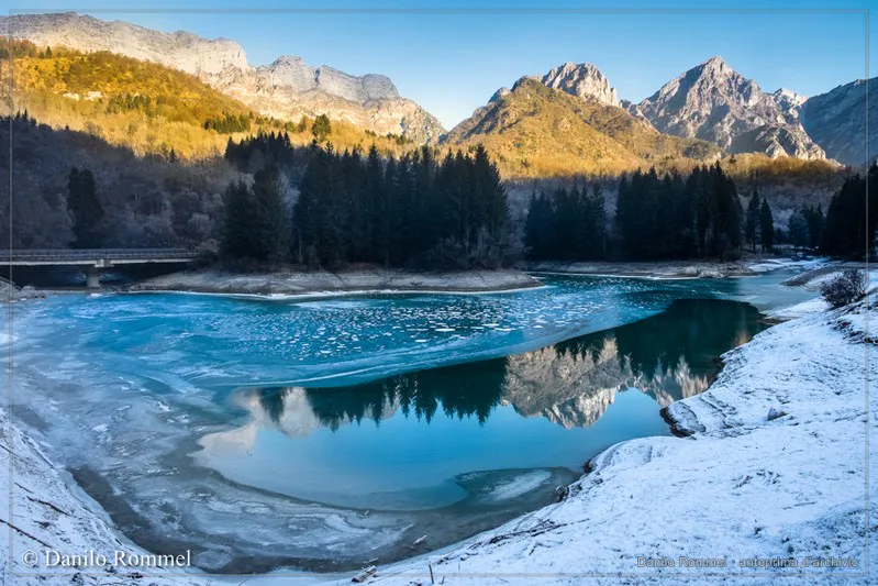 Fotografia dalla raccolta «Montagne, fiumi e laghi», opera 008