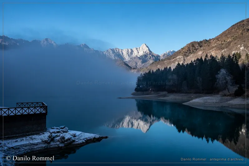 Fotografia dalla raccolta «Montagne, fiumi e laghi», opera 009