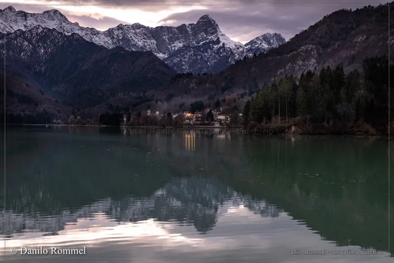 Fotografia dalla raccolta «Montagne, fiumi e laghi», opera 012