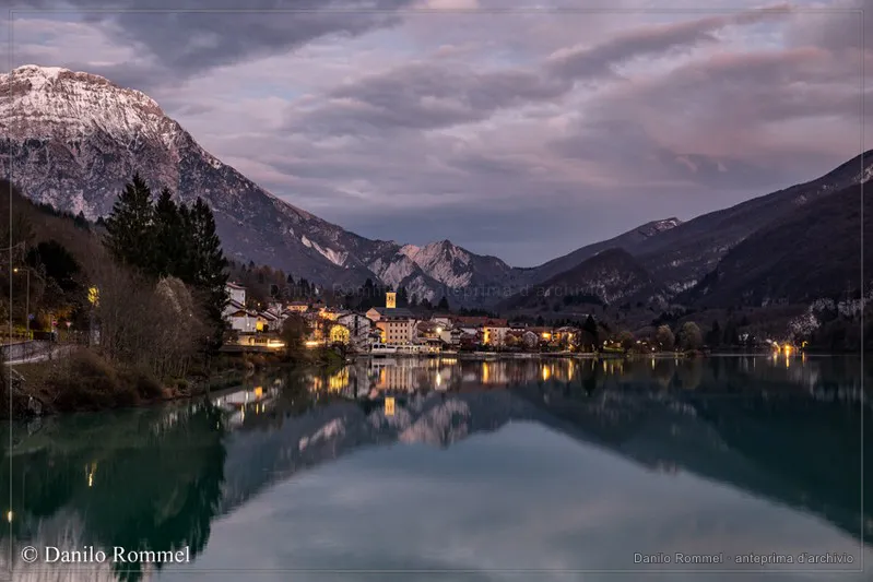 Fotografia dalla raccolta «Montagne, fiumi e laghi», opera 013