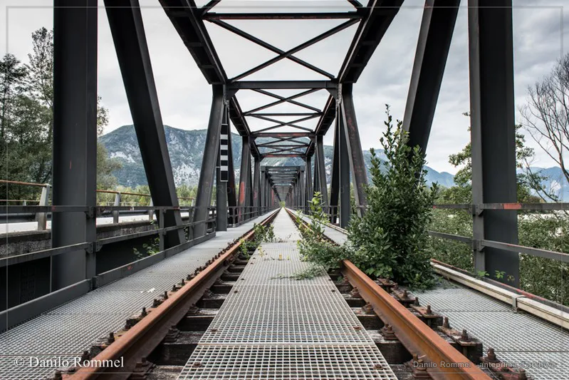 Fotografia dalla raccolta «Ferrovia Gemona–Sacile», opera 002