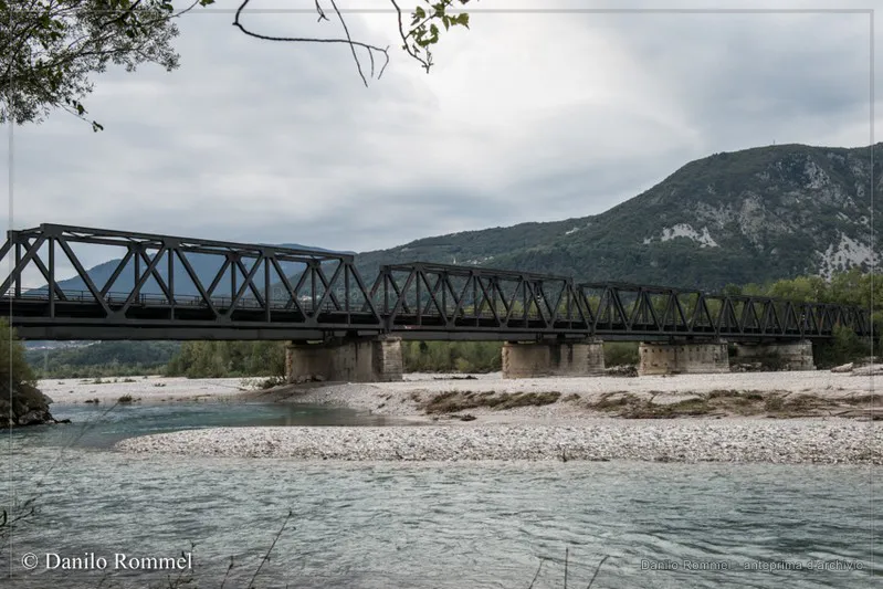 Fotografia dalla raccolta «Ferrovia Gemona–Sacile», opera 003