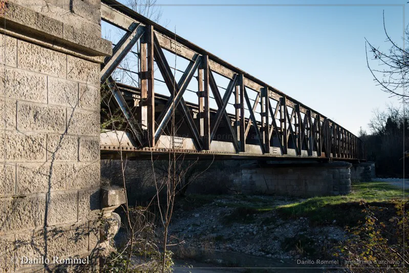 Fotografia dalla raccolta «Ferrovia Gemona–Sacile», opera 009