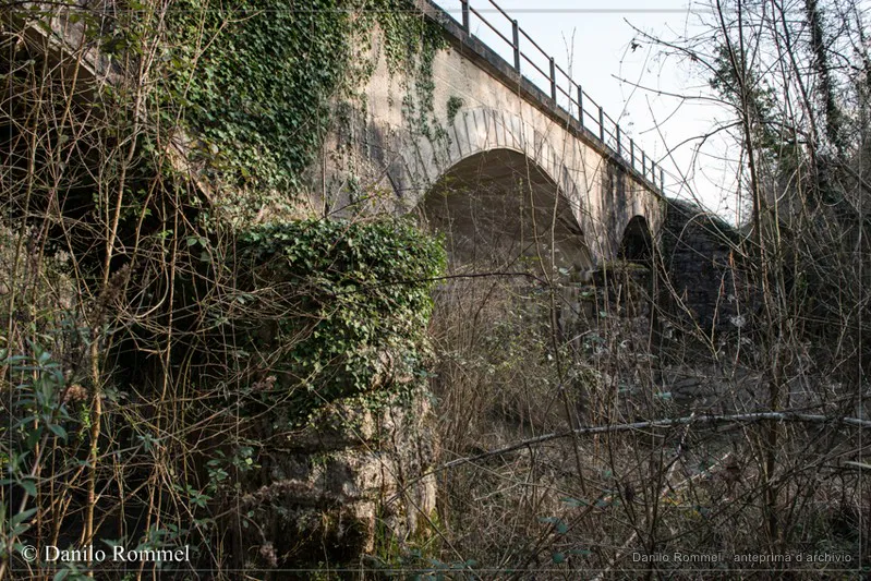 Fotografia dalla raccolta «Ferrovia Gemona–Sacile», opera 015