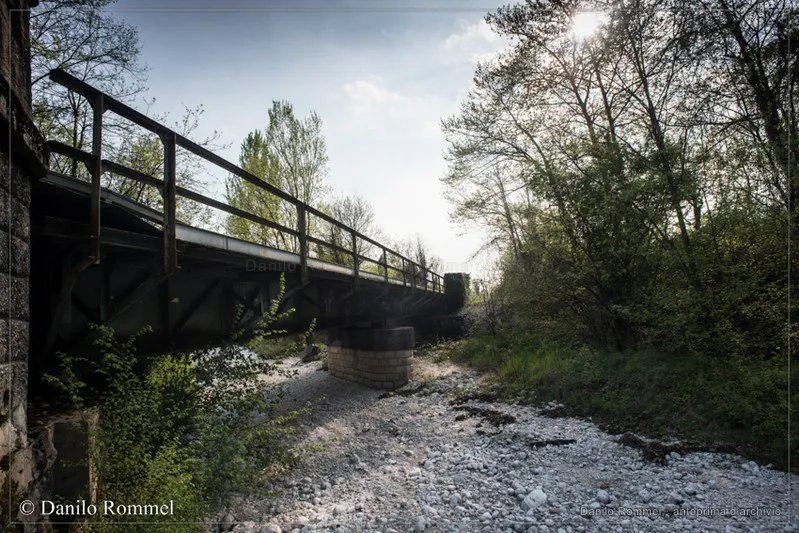 Fotografia dalla raccolta «Ferrovia Gemona–Sacile», opera 023