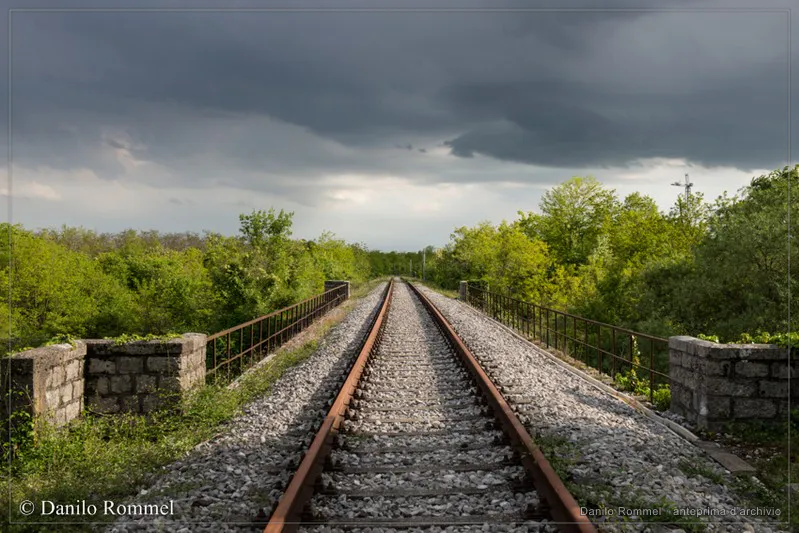 Fotografia dalla raccolta «Ferrovia Gemona–Sacile», opera 027