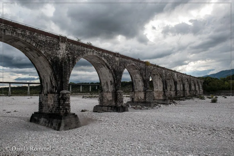 Fotografia dalla raccolta «Ferrovia Gemona–Sacile», opera 034