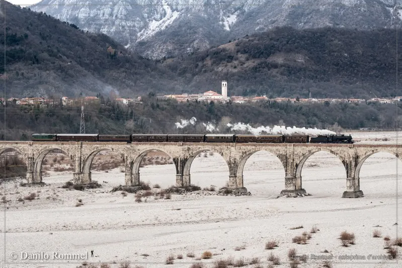 Fotografia dalla raccolta «Ferrovia Gemona–Sacile», opera 037